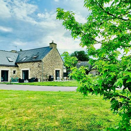 Bed and Breakfast Au Petit Bonheur De Claire Et Jo La Chapelle-Caro Exterior foto